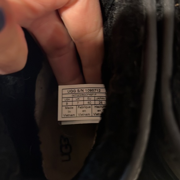 UGG birch lace up boot black size 9 - Picture 5 of 6